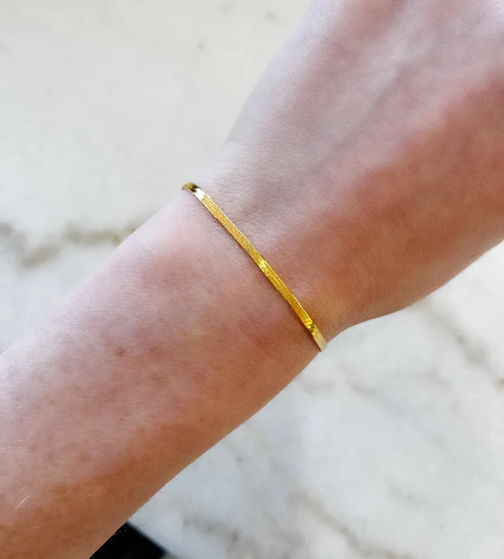 Micro Cleo Herringbone Bracelet