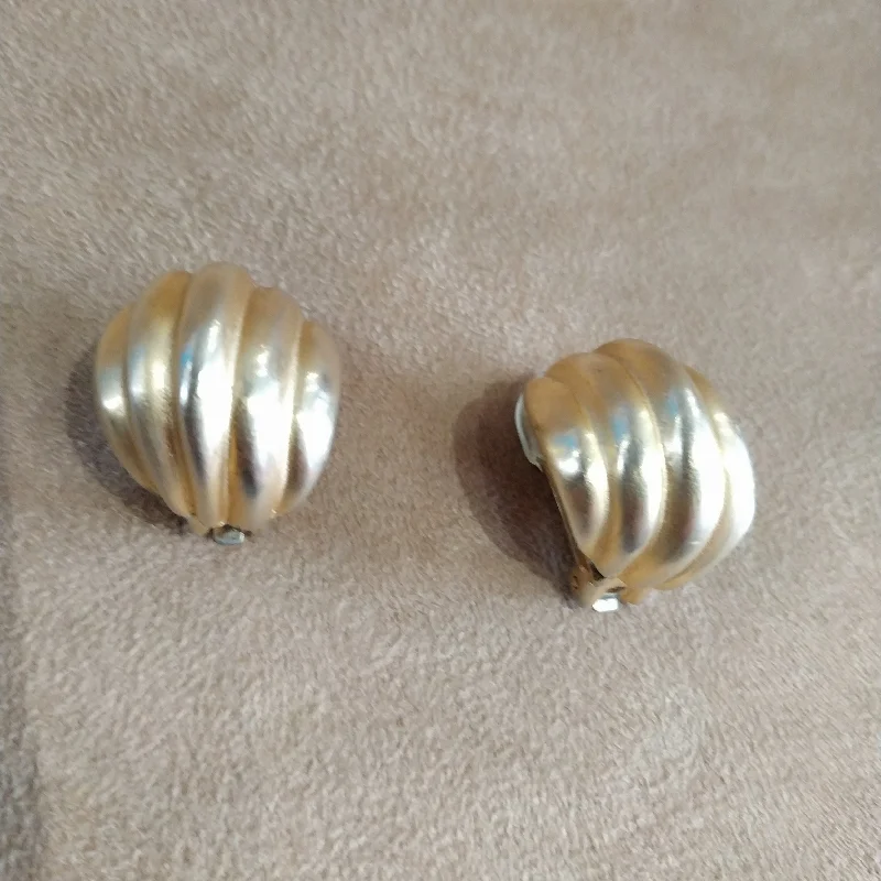 Kenneth Jay Lane Chunky Gold clip on Earrings