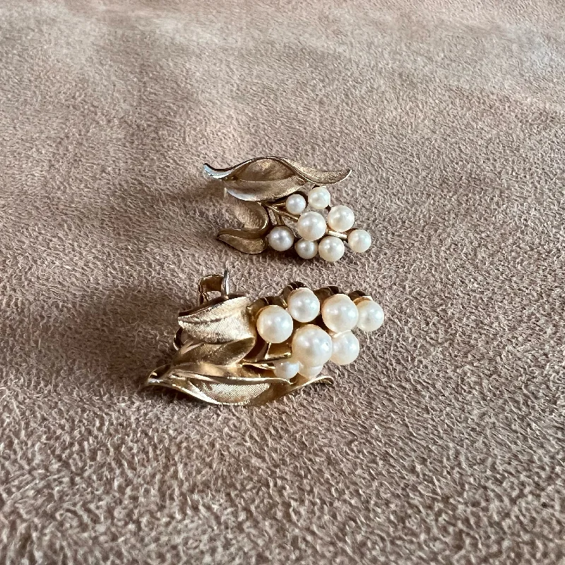 Trifari Leafy Pearl Vintage Clip on Earrings