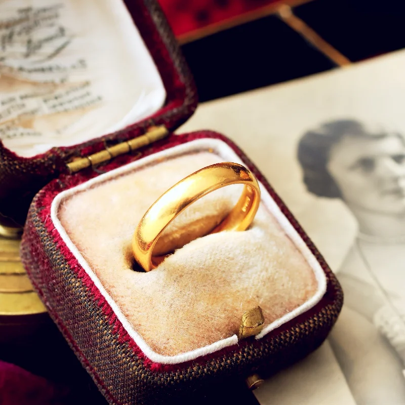 Date 1929 Gent's 22ct Gold Wedding Band