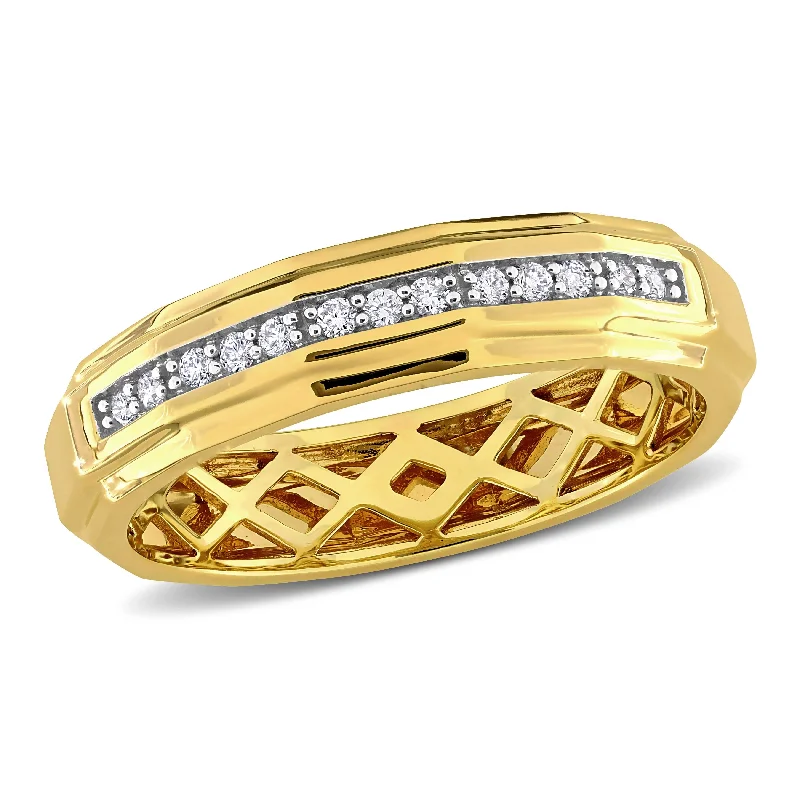 Miadora 1/5ct TDW Mens Channel-Set Diamond Wedding Band in 14k Yellow Gold