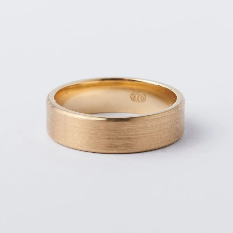 Yellow Gold Rolled Edge Band